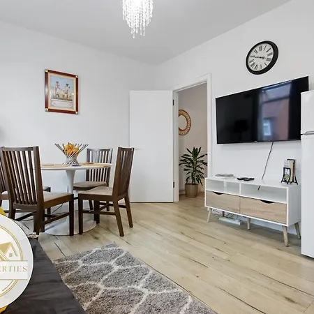 Modern 2 Bed East By Rebby Sleeps 5 Near Canning Town Station * Londres