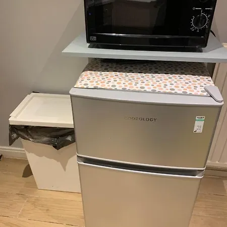 - Entire Lower Ground Floor - Only 7 Mins Walk Kings Cross St Pancras Station شقة *