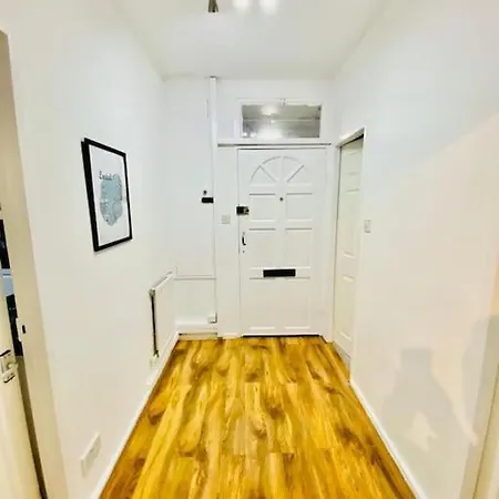 Ground Floor Flat In Bayswater Central * London