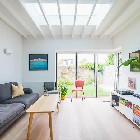Casa vacanze Pass The Keys Peckham House With Garden *