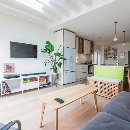 Casa vacanze Pass The Keys Peckham House With Garden *