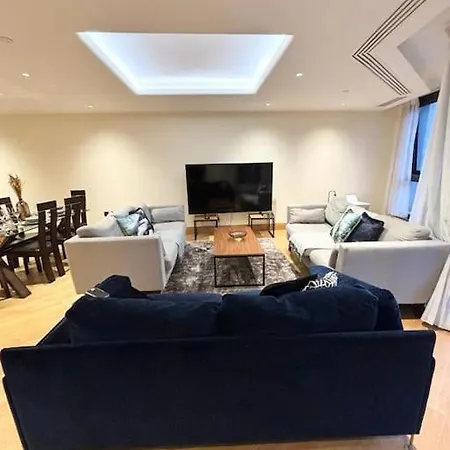 Luxury 2br Apt At C House Near Buckingham Palace