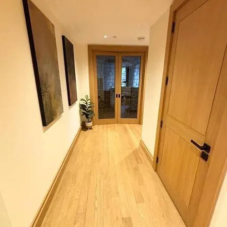 Luxury 2br Apt At C House Near Buckingham Palace London