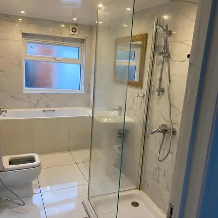 Guest house W3 London