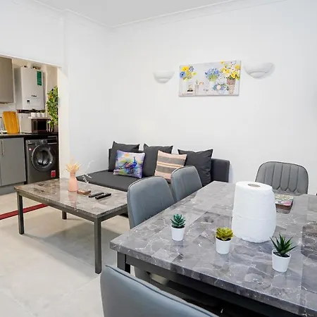 Appartamento Tranquil Haven Cozy 2-bed Apt With Private Garde *