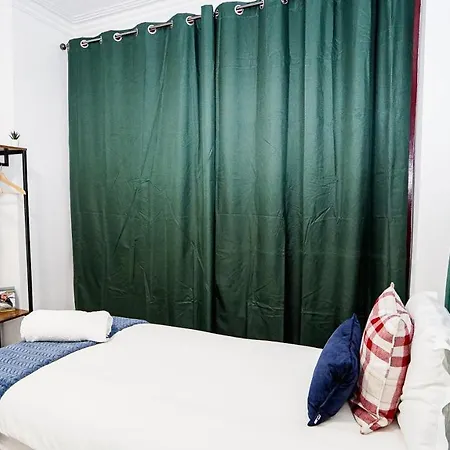 Tranquil Haven Cozy 2-bed Apt With Private Garde Londra