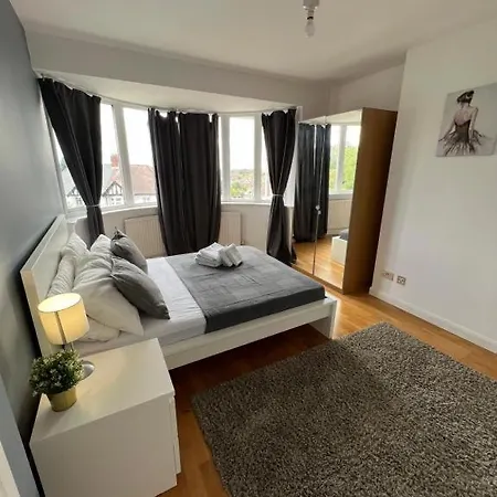 Stunning House 15 Min From Wembley Arena *