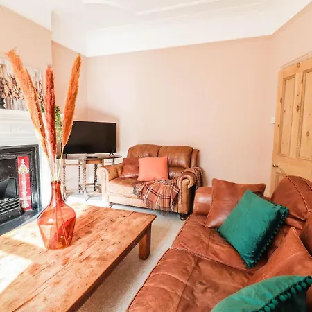 Stunning 5 Bed House In Clapham - Free Wifi! Holiday home