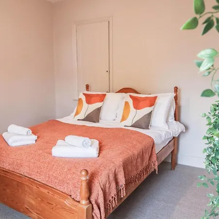 Holiday home Stunning 5 Bed House In Clapham - Free Wifi! London