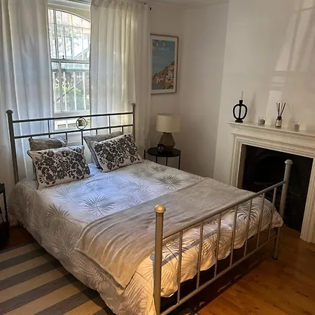 Villa Cozy 2-bedroom Retreat With Modern Amenities *