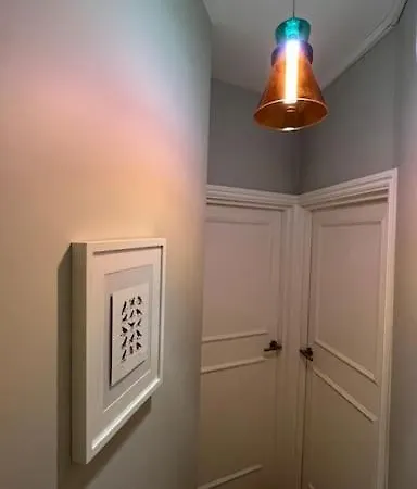 Apartment Peaceful Bright City Hide Away With Parking