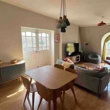 Apartment Peaceful Bright City Hide Away With Parking London