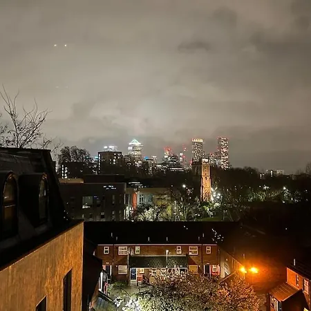 Peaceful Bright City Hide Away With Parking London