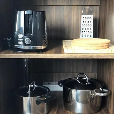Flat Apartment *
