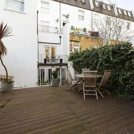 Villa Cozy 2-bedroom Retreat With Modern Amenities *
