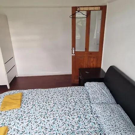 Ritzs Place * Northolt (Greater London)