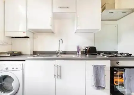Garden Flat In Central Location