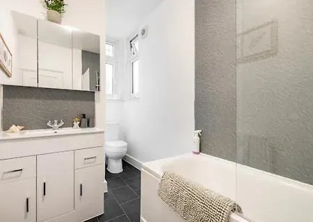 Garden Flat In Central Location