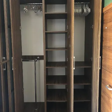 Flat Apartment *