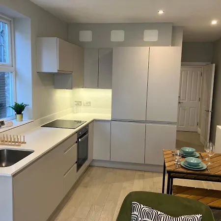 Spectacular 2 Bed With Lovely Terrace - 1 The Southwell Apartment