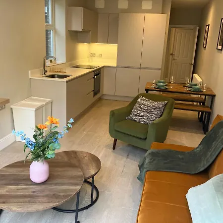 Spectacular 2 Bed With Lovely Terrace - 1 The Southwell * London