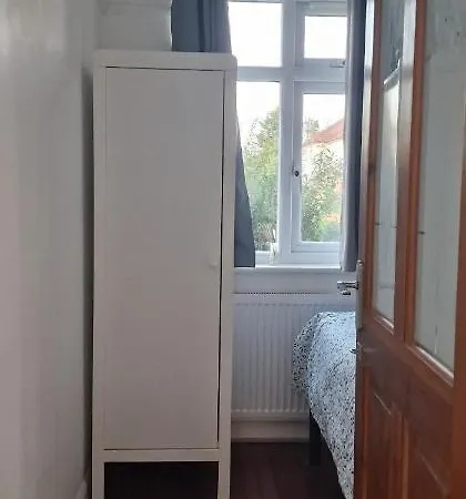 Ritzs Place Bed & Breakfast Northolt (Greater London)