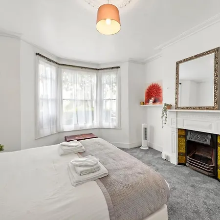 Lovely - 3 Bedroom Garden Flat - Fulham Apartamento *