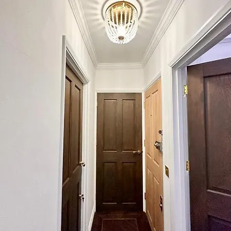 Stunning 2 Bed In Kensington London