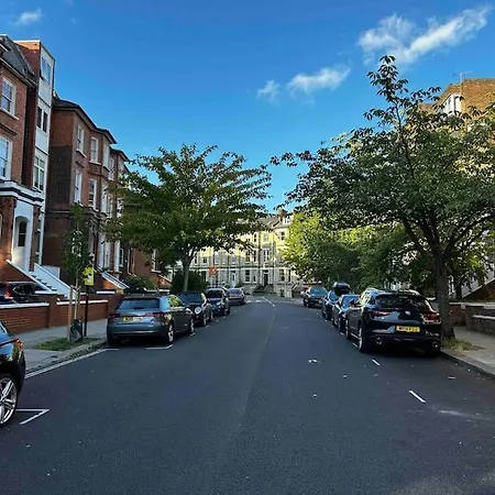 Stylish For 3 Near Regent's Park N3 Apartment *