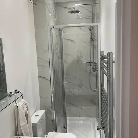 Impressive Large Apartment Woodford