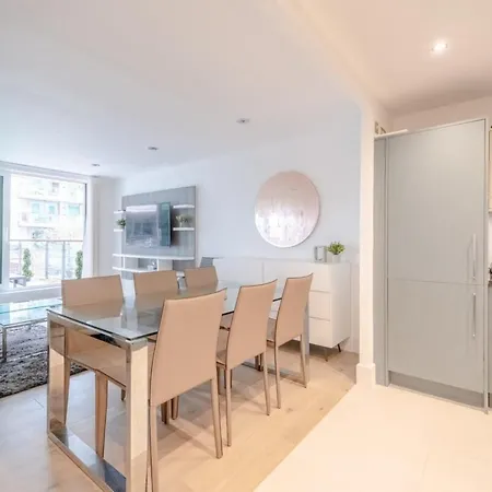 Apartment 2bd Flat W River View Balcony - Vauxhall! *