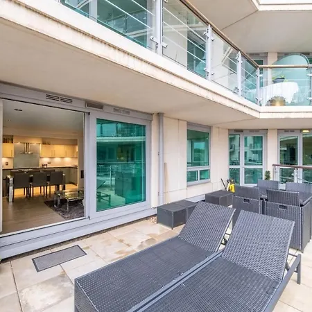 2bd Flat W River View Balcony - Vauxhall! Apartment *