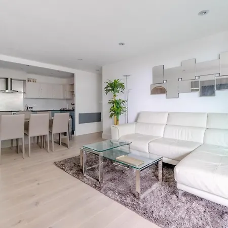 2bd Flat W River View Balcony - Vauxhall! * London