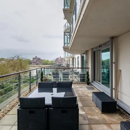 Apartment 2bd Flat W River View Balcony - Vauxhall!