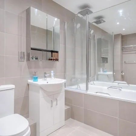 Apartment 2bd Flat W River View Balcony - Vauxhall!