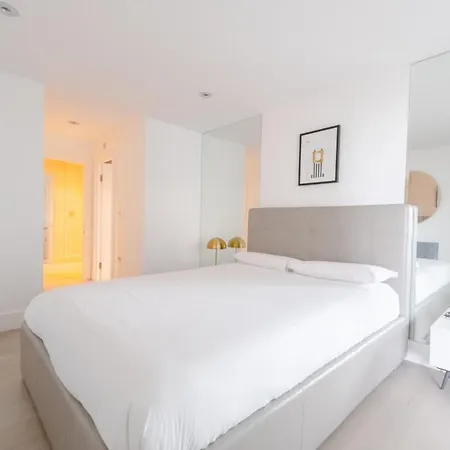 2bd Flat W River View Balcony - Vauxhall! London