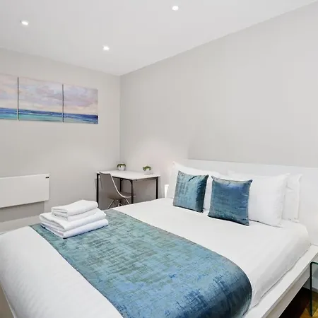 Apartment Spacious 1 Bedroom Flat *