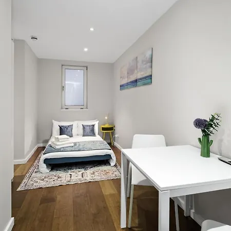 Spacious 1 Bedroom Flat London