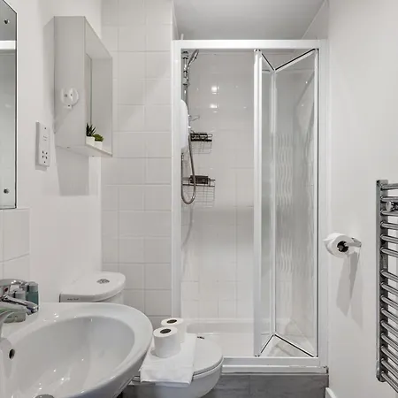 2bedroom 2bathroom Large Modern With Balcony At King's Cross *