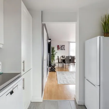 2bedroom 2bathroom Large Modern With Balcony At King's Cross