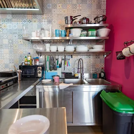 Hostelle - Women Only Hostel *