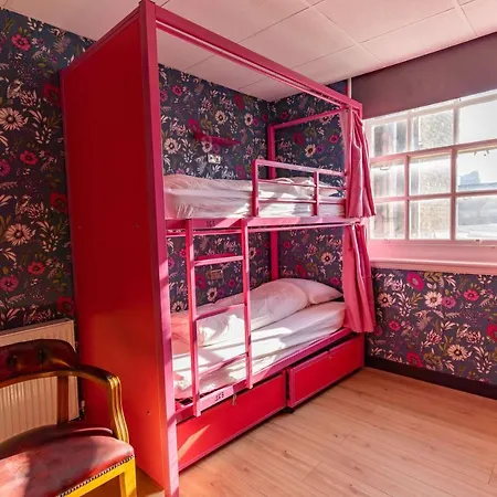 Hostelle - Women Only *