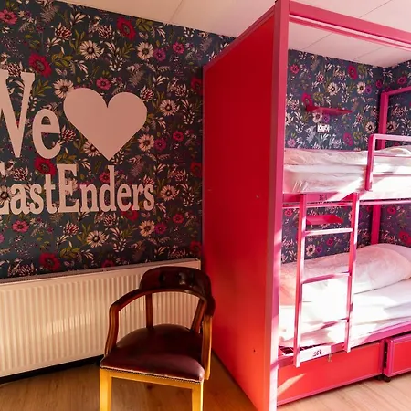 Hostelle - Women Only *