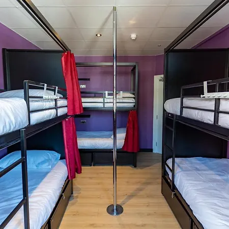 Hostelle - Women Only Hostel