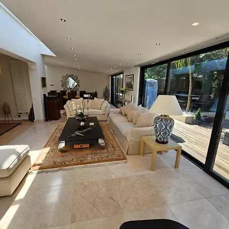 Stunning 5 Bedroom Putney House London