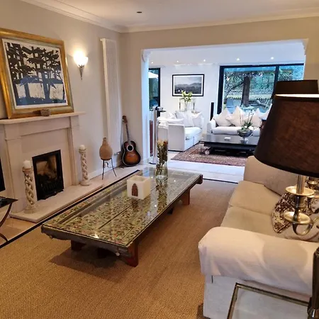 Stunning 5 Bedroom Putney House