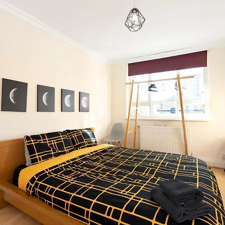 Easy Living Near Angel And Apartment London