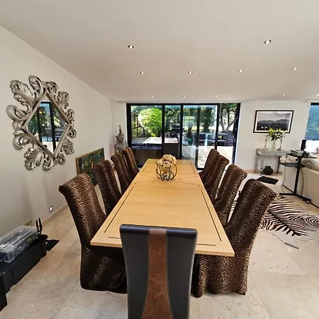 Stunning 5 Bedroom Putney House