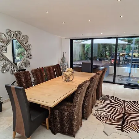 Holiday home Stunning 5 Bedroom Putney House