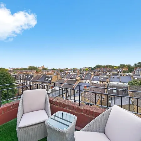 Stunning Flat In Fulham - Great Views!- Sleeps 6 London